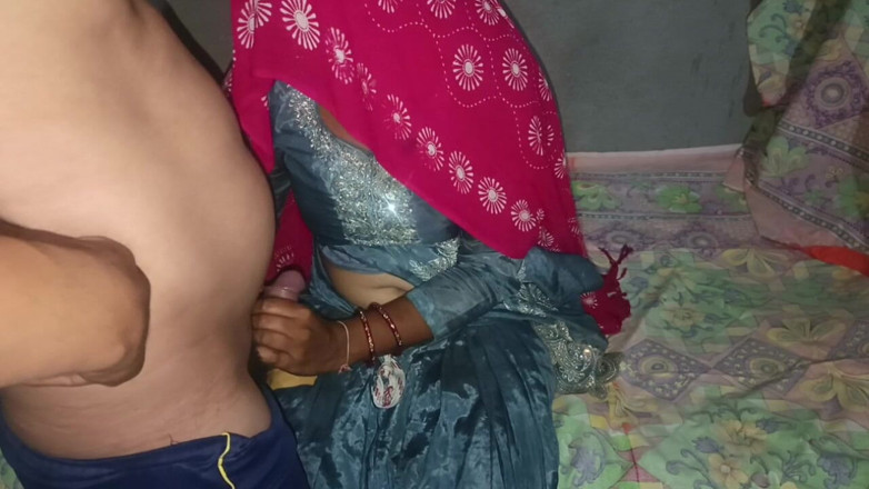 Savita5343: 热辣的印度少女非常喜欢口交和骑乘
