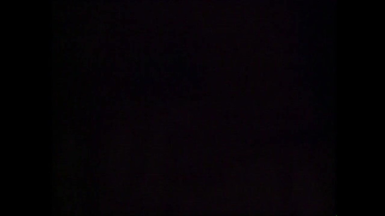 Cinema X: MILF miang yang cantik menikmati seks bertiga