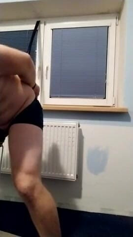 Slaveboy28: Lo schiavo che implora viene punito per aver cercato di...