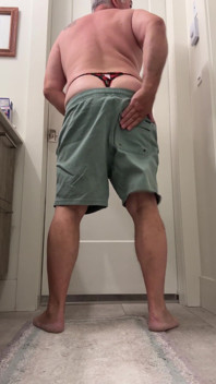 Me encanta bajar mis pantalones cortos e ir a la ciudad en mi culo
