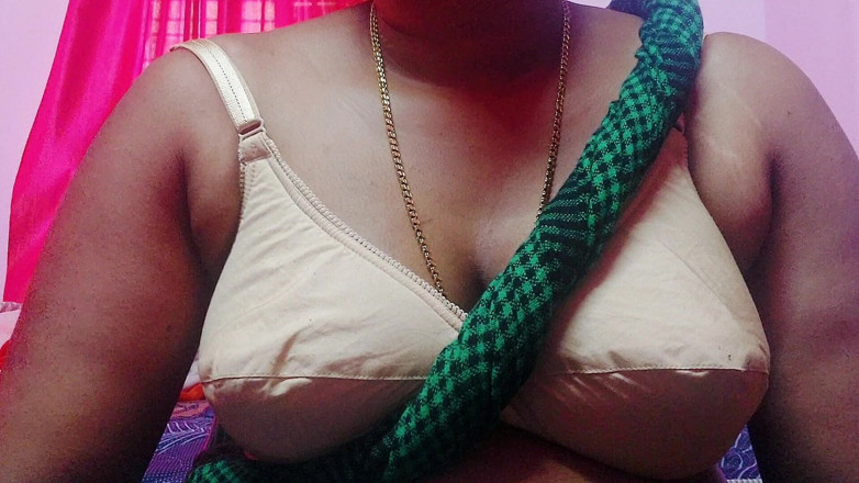 Desi Mohini: Hintli üvey anne mohini üvey erkek kardeşiyle seks yapıyor