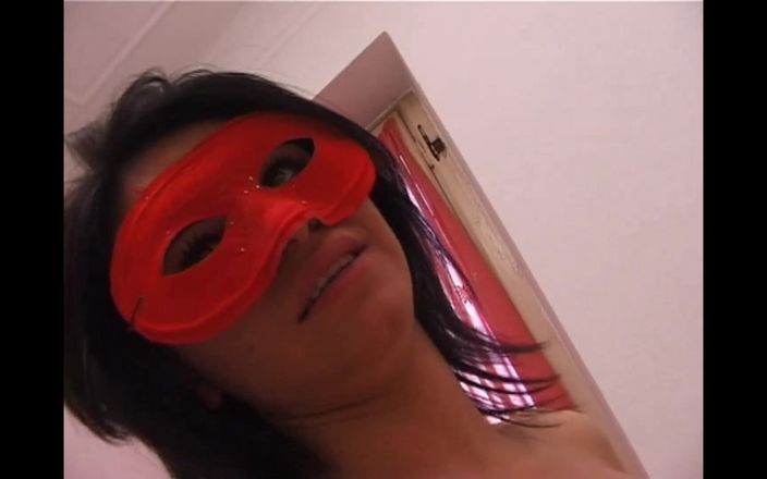 My Dirty Family: Amateur Bitch with Mask Takes the Big Cock!