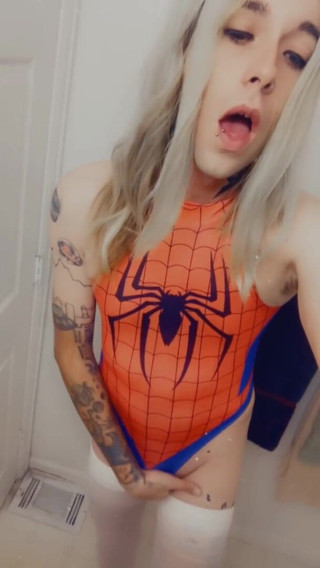CarmenMelatonin: Sexy chica araña quiere jugar