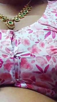 Gorąca indyjska macocha mojego przyjaciela porno XXX