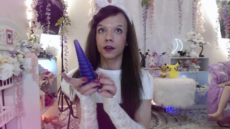 XxHayleeMariexx: Bunny Femboy नौकरानी राक्षसी खिलौने से अपनी तंग चौड़ी करती है !!