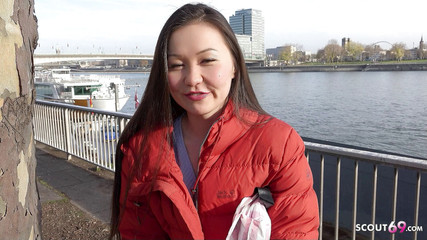 German Scout: German Scout - Luna Pickup Dan Kongkek Remaja Asia Di Jerman