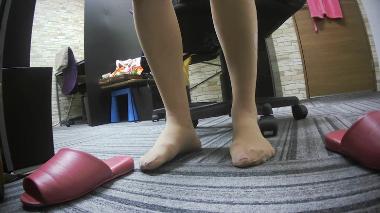 Mayumi Kanzaki: Nogi w japońskich rajstopach