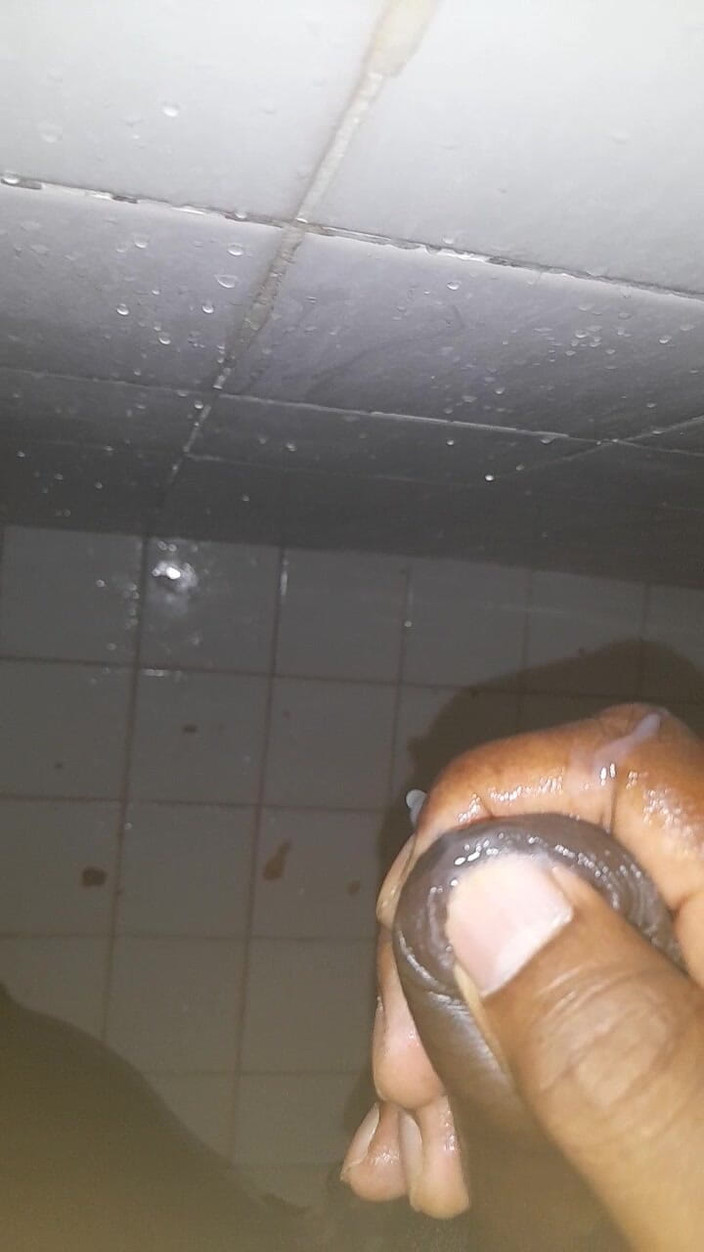 Black guy: Masturbare s9 E10