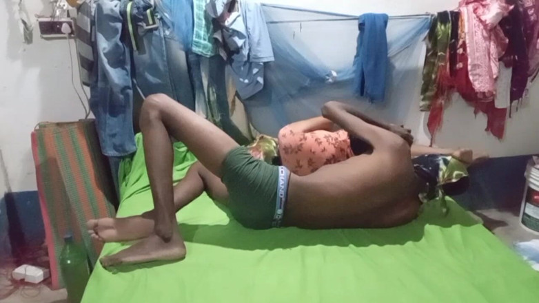 Bengaliauntykichut: Hintli ateşli götlü seksi köylü kadın romantizmi