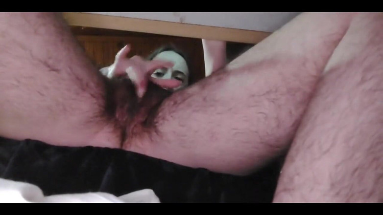 RavenHearth666VIP: テーブルの下でのオナニー