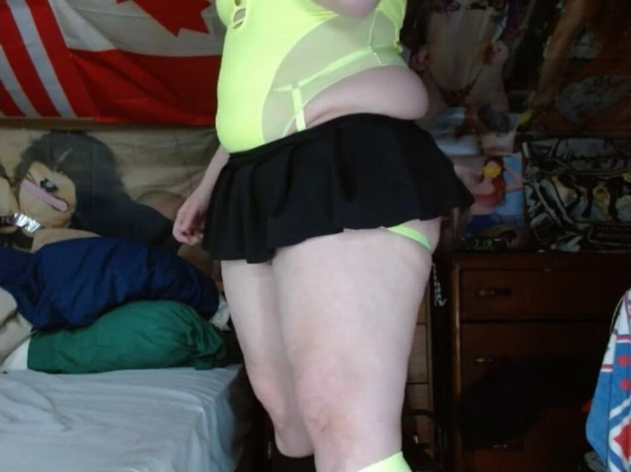 CosmicJones88: 뚱뚱한 Sissy는 실제 남자에게 감동을 주기 위해 아무것도 하지 않습니다.