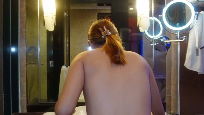 Blond_withasian: 20letá pinay, její první velký penis cizího muže a nedokáže...