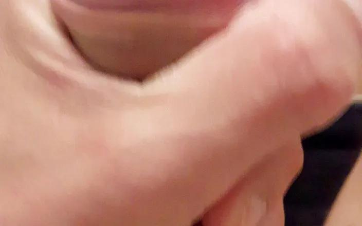 Ratapcxsumi: Masturbating - I like to masturbate whenever I can