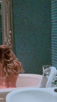 Rachelle Summers banyo kamera arkası videosu