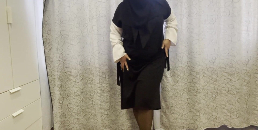 Lux Eva: Arab Stepsister in Sheer Pantyhose Masturbates