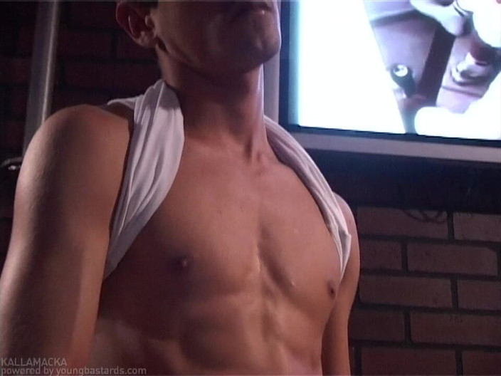 Young Bastards: Twink scopato dal vivo