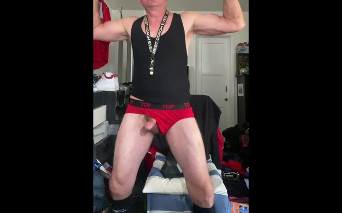 JockDad87: Top Dilf Jockdad87 снимает горячую порцию спермы