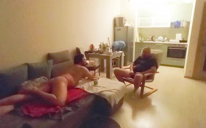 Bizexual com: ホットワイフとバイ寝取られ3P