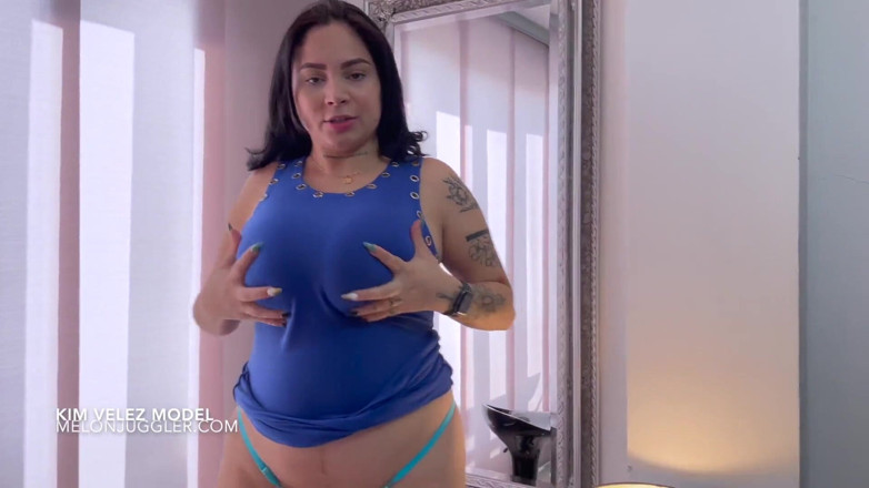 Melon Juggler: Latinskoamerická velká prsa Kim Velez modelka na den