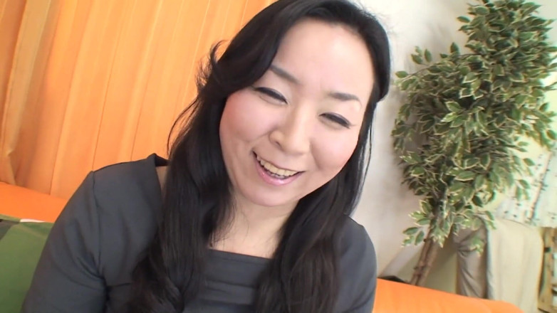 Japan Lust: Mamă sexy japoneză satisfăcută cu jucărie și forată până la refuz