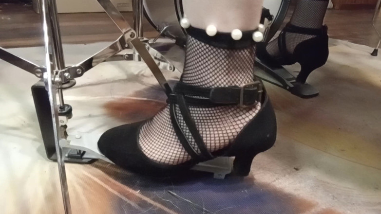 PoliticalDial46: Bateria com Coquette Outfits