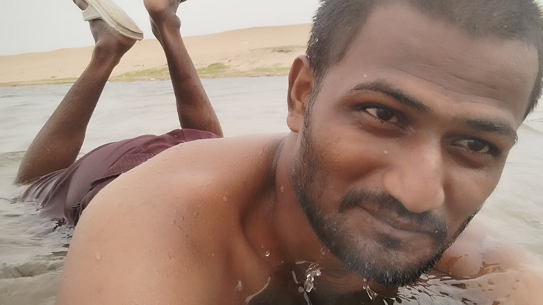 KUMBHA MANOJ KUMAR: Xhard Village - golpe na natação em classe