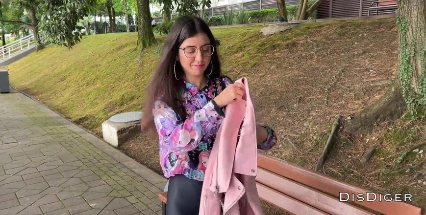 Dis Diger: Rimorchiata una bellezza in strada, scopata e sborrata sugli occhiali