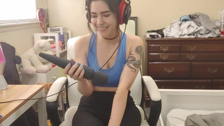 lilredvelvettt: Stříkání do hudby se sluchátky