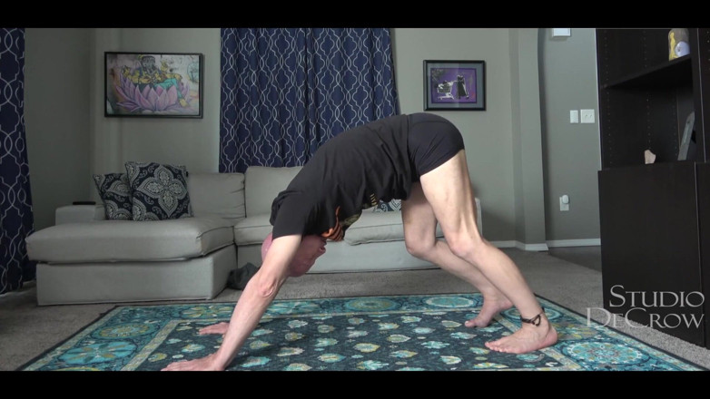 Studio DeCrow: Youtube Yoga