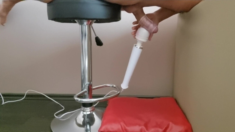 Naxy: Bagheta magică mă face să ejaculez