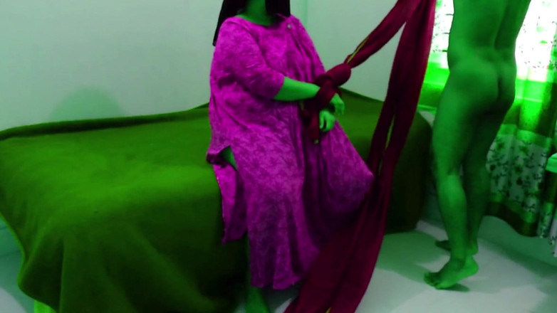 Aria Mia: カチャが家にいない時は、継母を激しく抱く