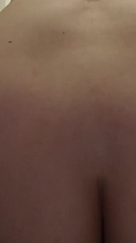 Mică distracție în baie cu vibratorul meu