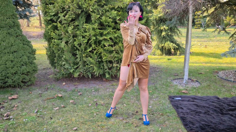 Wanilianna: Provocando no Jardim