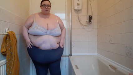 SSBBWLadyBrads: Grandota demasiado gorda para follar montando consolador