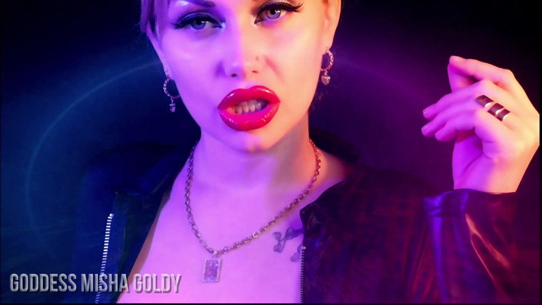 Goddess Misha Goldy: Het is niet jouw hand. Mijn lippen bewegen nu op...