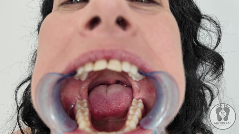 All You Can Fetish: Primo piano feticcio della bocca di routine di un igienista...