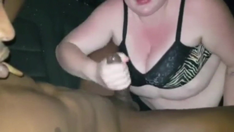 Real homemade BBW BBC porn: YoungEnglishBBW広げ私の滑りBBC Nata4sex手コキのために私のからかい彼の大きなコック