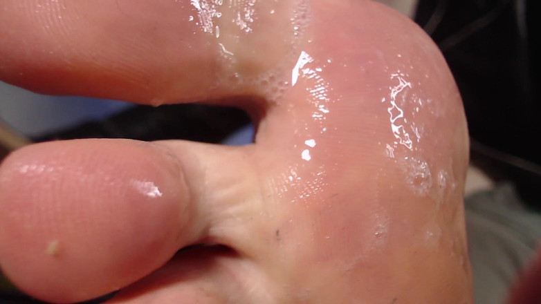 Hunky time: Șeful în piele ți-a futut gura și picioarele cu spermă (partea 2)