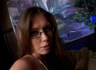 Happy Ending: Gagica spex cu țâțe mici face sex cu un tip