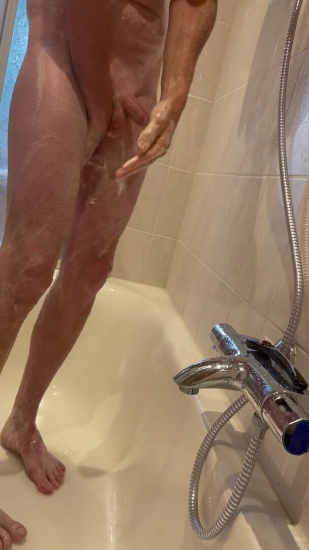 Redboy83: douche et se raser