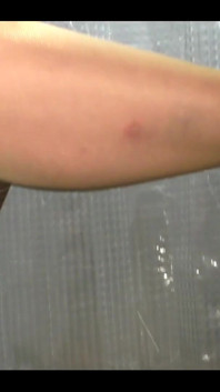 Very Very Strong Pee Stream on the Wall in Pantyhose and High Heels