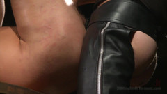 30 Minutes of Torment: Cơ bắp hunk dirk caber không ngừng hành sự