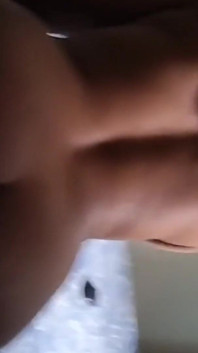 Une fille desi se fait baiser en levrette, audio hindi