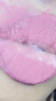 Pink Foxx dává polibky