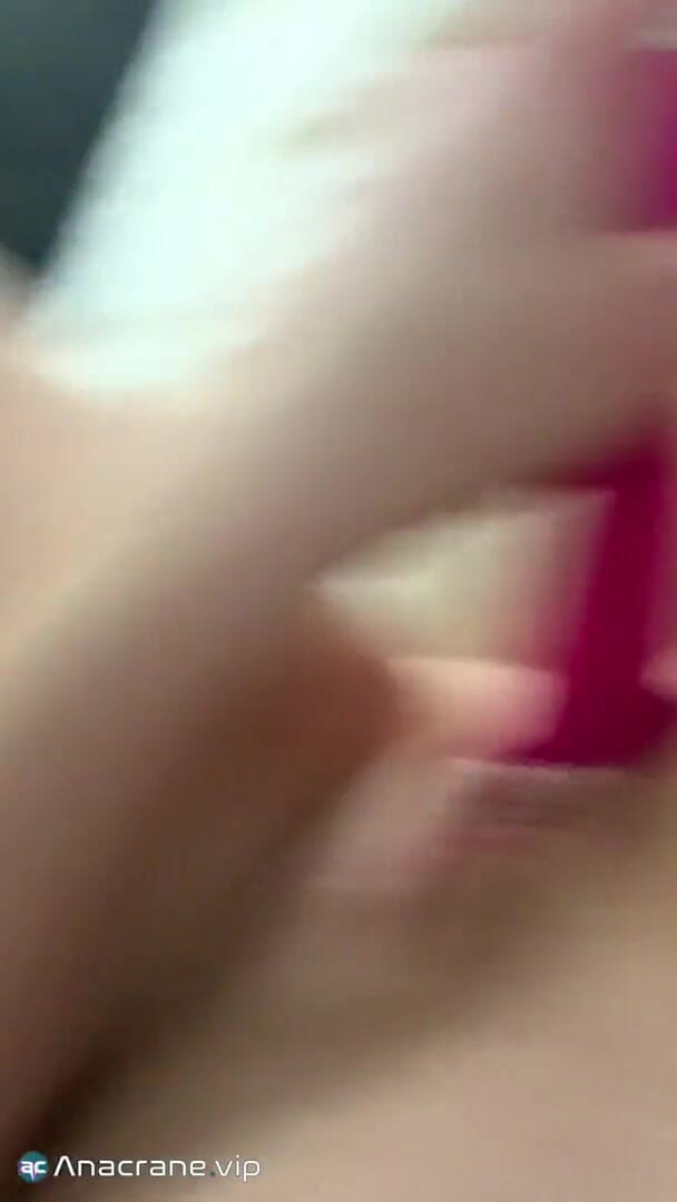 Ana Crane: Passionate masturbation with vibrator close up