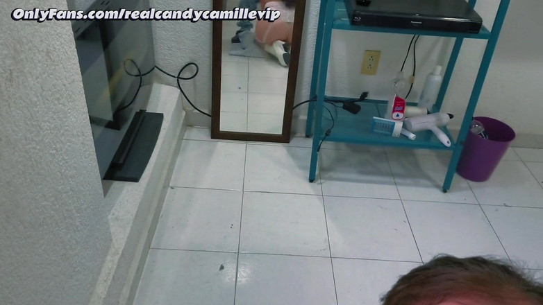 Candy Camille: MILF seksi memberikan suaminya seks oral yang ghairah untuk ulang...