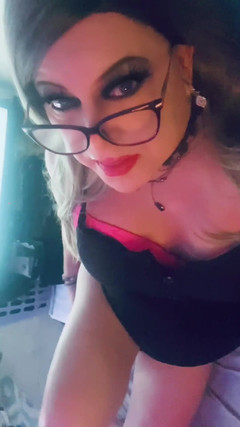 Krissy Sweets: CD Krissy Sweets desejando seu pau duro