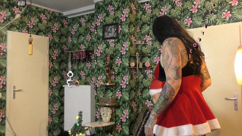 Domina Lady Vampira - SM Studio Femdom Empire: Moș Crăciun sclavul și doamna Krampus 1