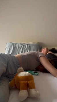 Dvě dívky se baví u nejlepších přátel Dohromady