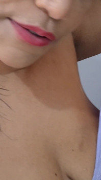 Curvă în baie: Soția mea se arată transpirată și își arată vaginul în timp ce face curățenie!